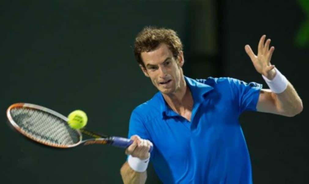 Roger FedererÈs hopes of winning an 18th Grand Slam title were given a boost as Andy Murray was drawn in Novak DjokovicÈs section of the US Ope...