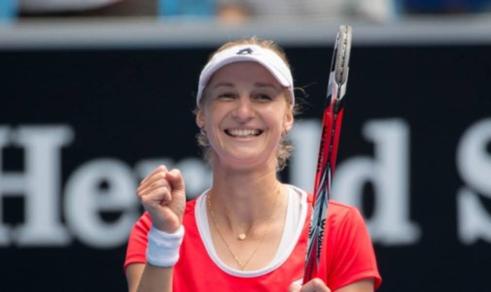 Ekaterina Makarova has progressed to the fourth round or better five years in a row in Australia. On Rod Laver Arena on Tuesday she played her way ...