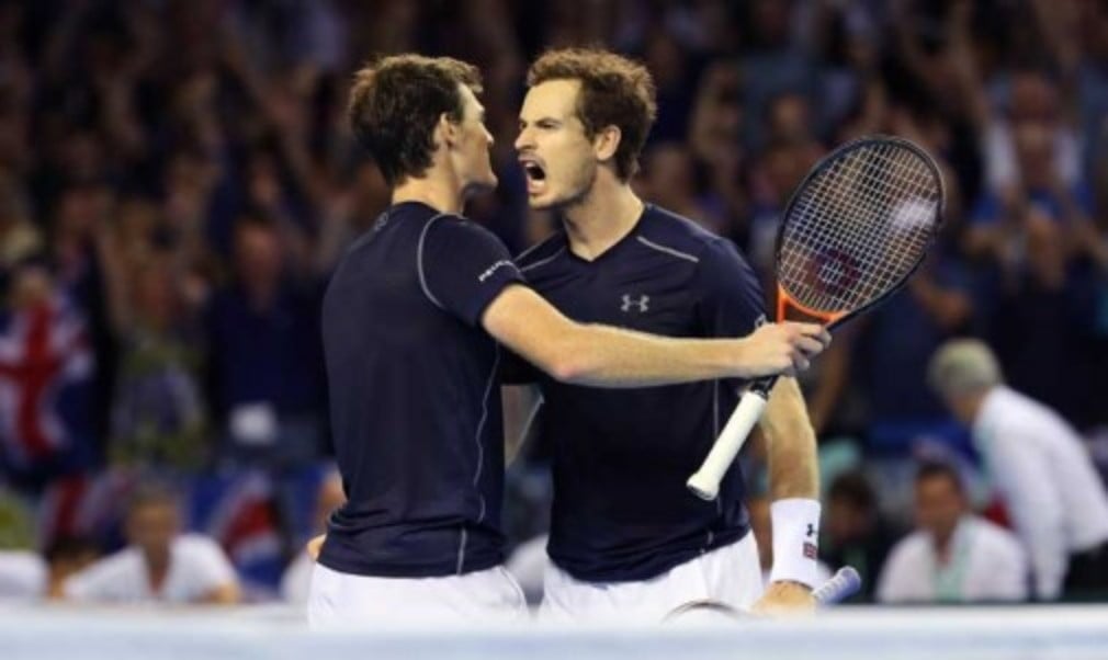 Leon Smith faces one of the biggest decisions of his Davis Cup career as his Great Britain team go into the last day of their semi-final against Ar...