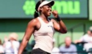 Sloane Stephens is the first player through to the semi-finals of the Miami Open after a thumping a 6-1 6-2 success over Angelique Kerber in just 6...