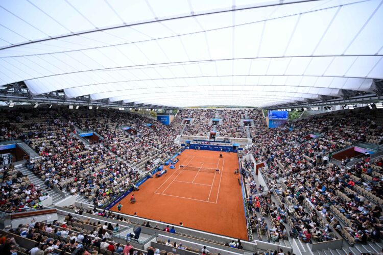Photo by Daniel Kopatsch/Getty Images