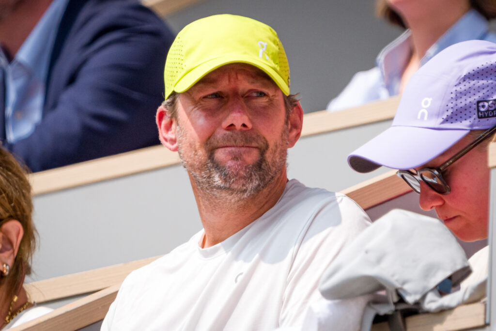 Coach Wim Fissette supports Iga Swiatek of Poland against Elina Svitolina of Ukraine in the Women's Singles Quarter Final match on Day Ten of the 2025 French Open at Roland Garros on June 03, 2025 in Paris, France.
