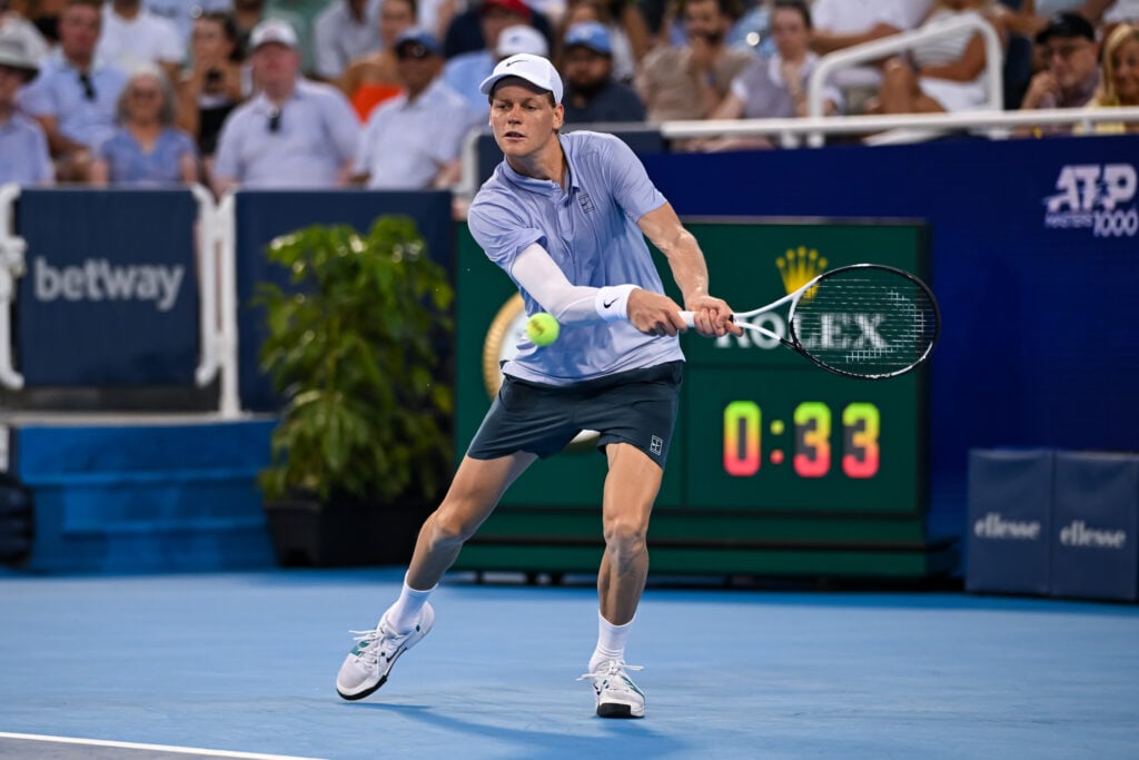 Jannik Sinner hits a backhand Cincinnati Open 2025
