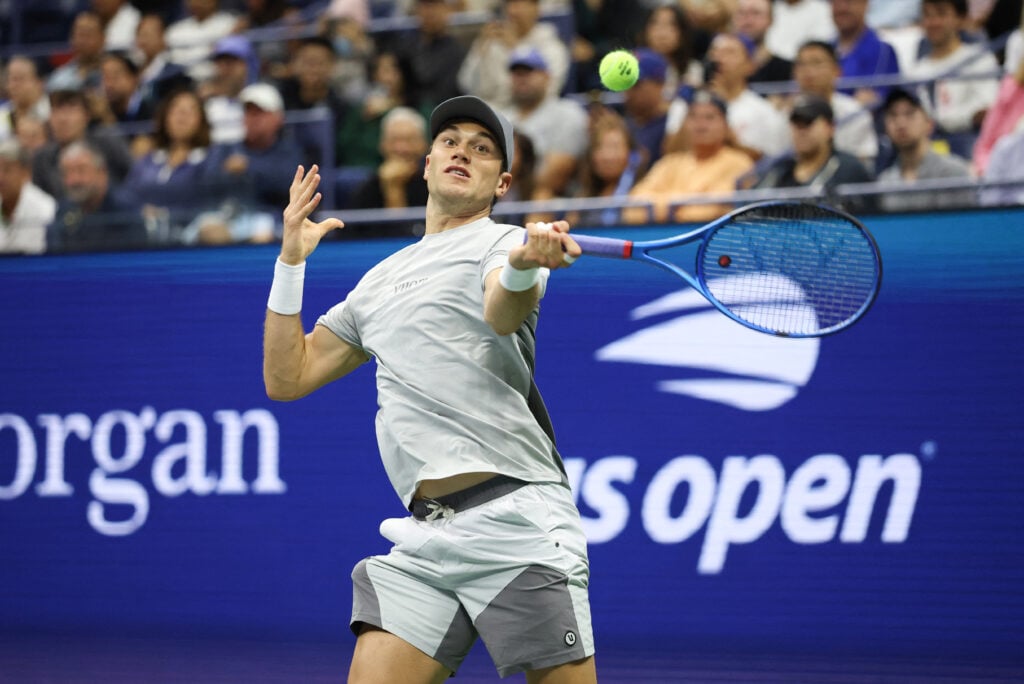 Jack Draper hits a forehand
