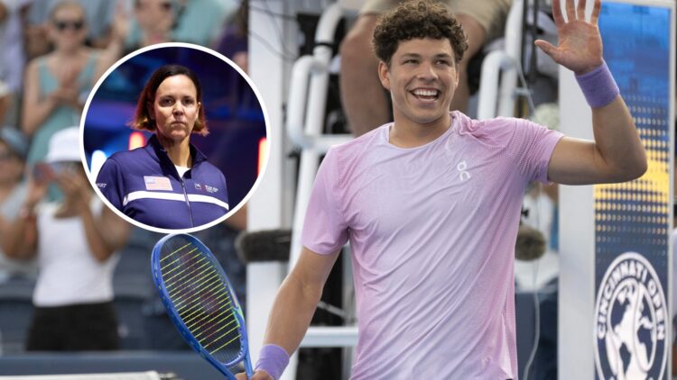 Lindsay Davenport (top left) in a circle overlay looks on and Ben Shelton (right) waves