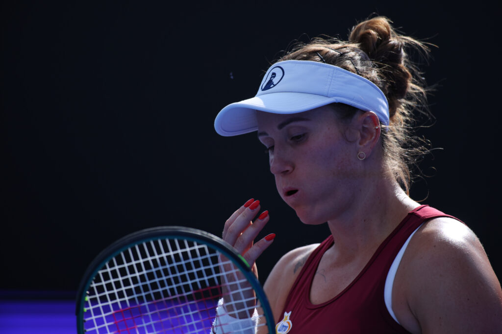 Katarzyna Kawa of Poland hits a forehand against Iva Jovic of the U.S. during their match as part of Day 1 of the WTA 500 Guadalajara Open Akron at Mouratoglou Tennis Center on September 8, 2025 in Guadalajara, Mexico.