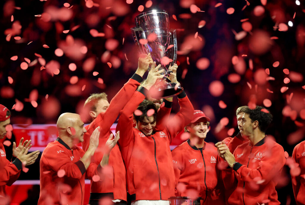 Taylor Fritz of Team World (C) and teammates lift the Laver Cup trophy after defeating Team Europe during day three of Laver Cup 2025 at Chase Center on September 21, 2025 in San Francisco, California.