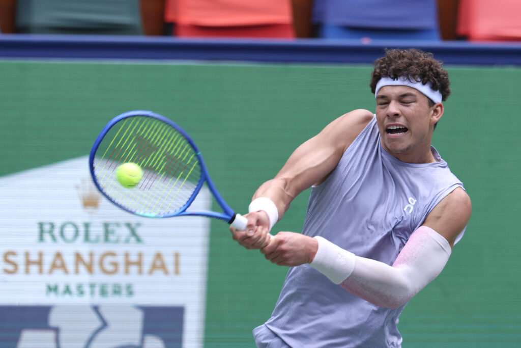 Ben Shelton of the United States competes against David Goffin of Belgium in the Men's Singles 2nd round match on day 5 of the 2025 Shanghai Rolex Masters at Qi Zhong Tennis Center on October 03, 2025 in Shanghai, China.