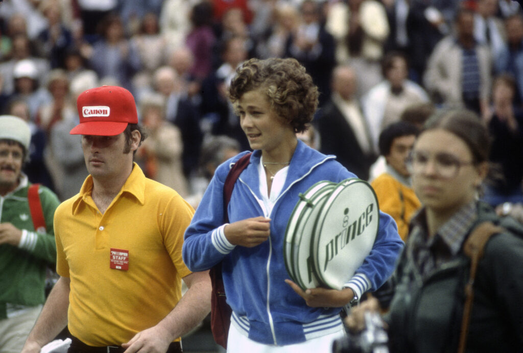 Tennis player Pam Shriver of the United States walks onto the courts prior to her match at the women 1978 U.S. Open Tennis Tournament circa 1978 at the USTA National Tennis Center in the Queens borough of New York City.