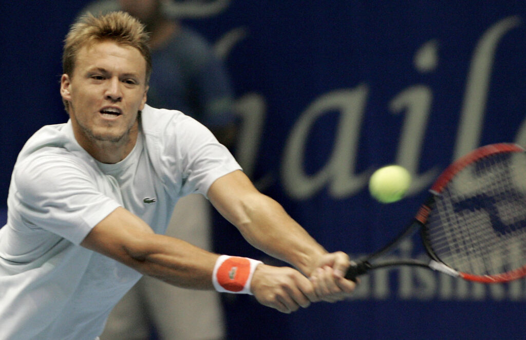 Benjamin Balleret of Monaco returns to James Blake of the US during the second round of the ATP Thailand tennis Open in Bangkok, 28 September 2006.