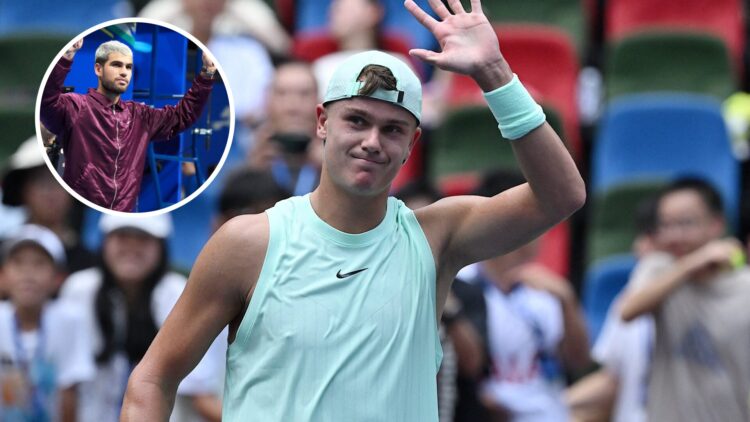 Main: Holger Rune waves to the crowd. Inset top left: Carlos alcaraz puts his thumbs up to the crowd.