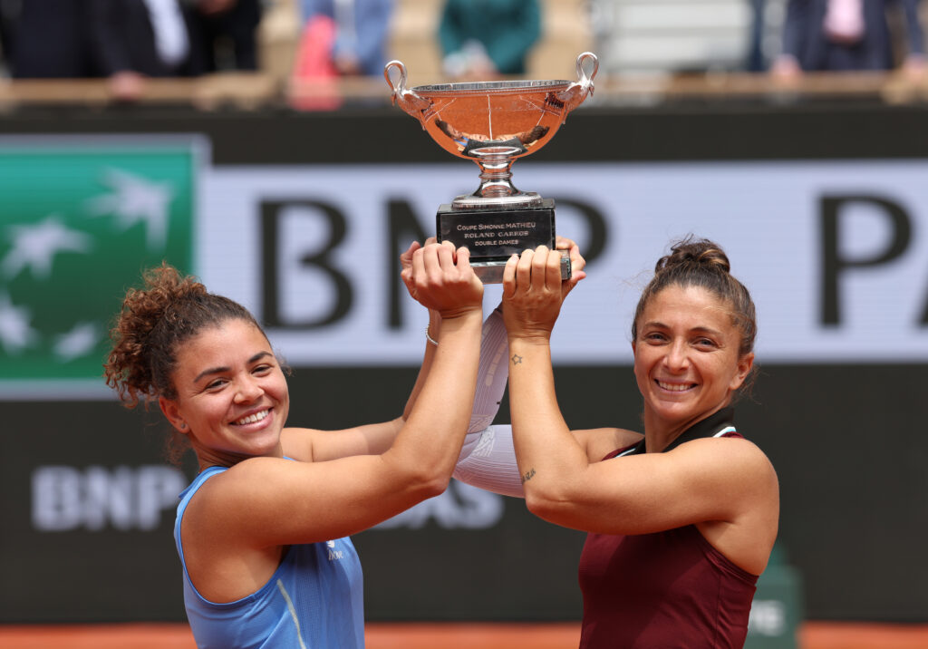 Sara Errani and Jasmine Paolini lift the Roland Garros trophy