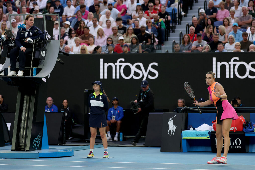Aryna Sabalenka complains to the umpire