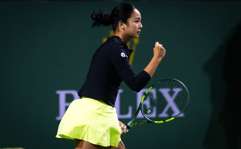 Alex Eala pumps her fist