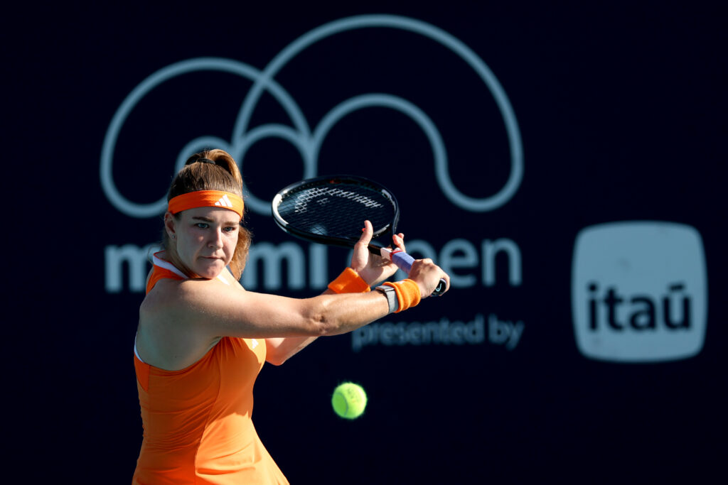 Karolina Muchova hits a backhand