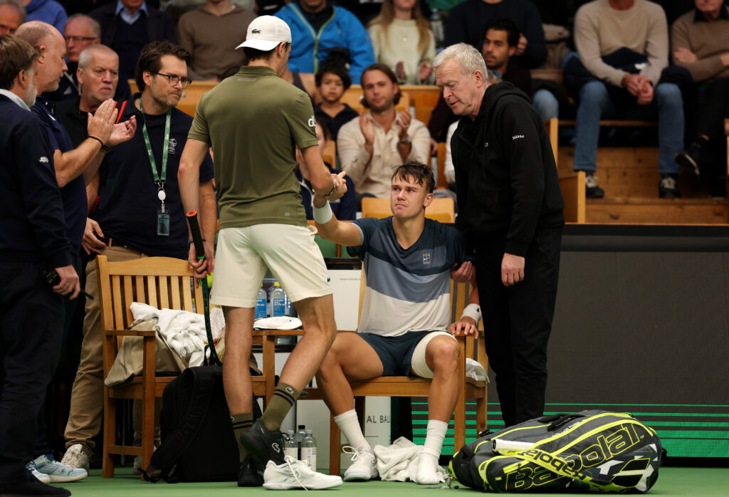 Holger Rune suffers an injury in Stockholm in 2025
