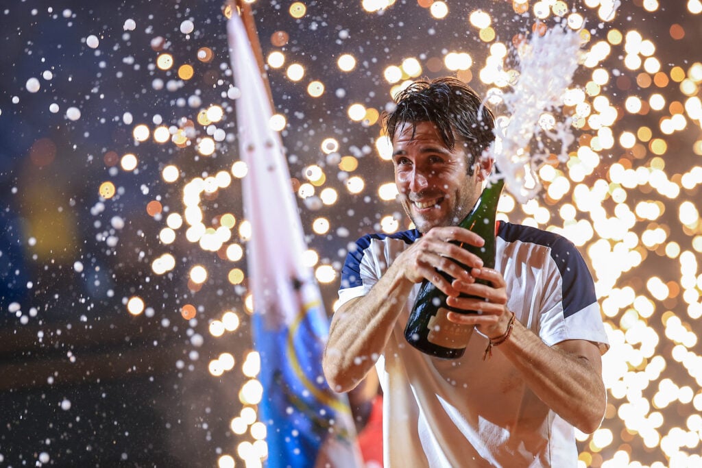 Tomas Martin Etcheverry wins the 2026 Rio Open