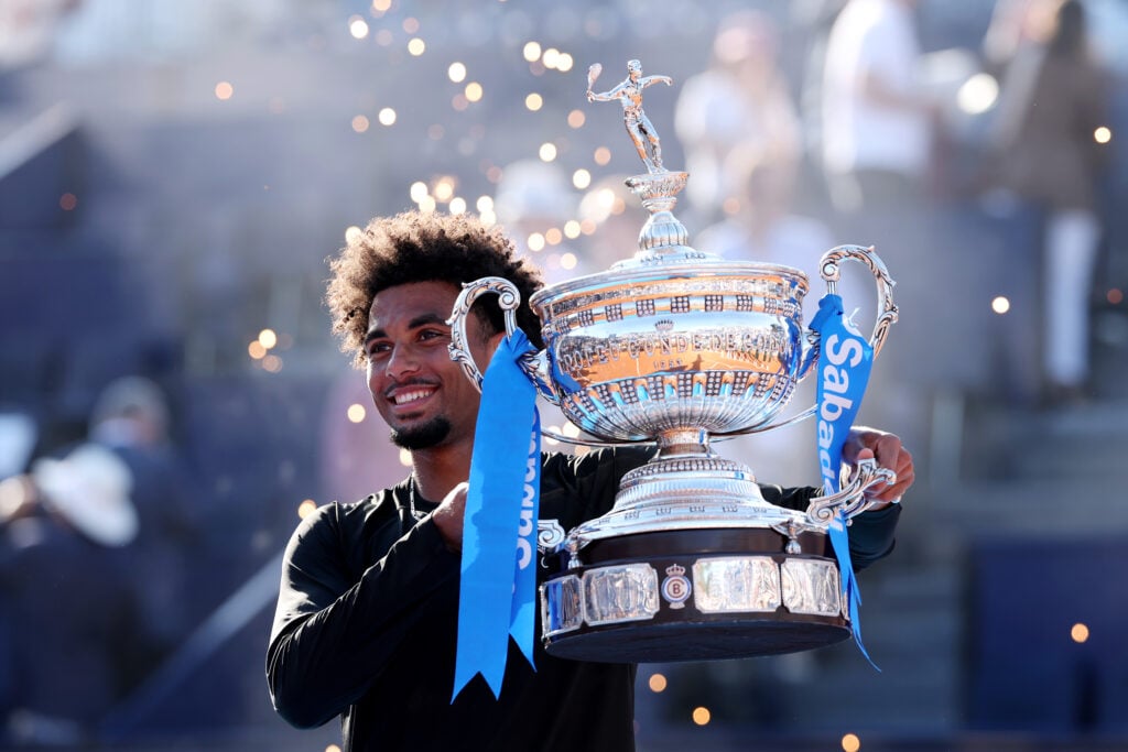 Arthur Fils celebrates after winning the 2026 Barcelona Open.