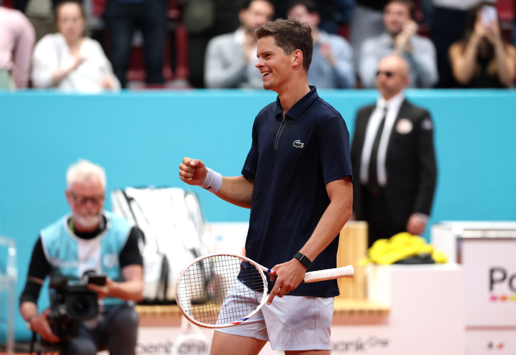 Alexander Blockx pumps his fist