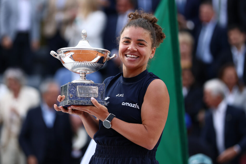 Jasmine Paolini celebrates after winning the 2025 Italian Open