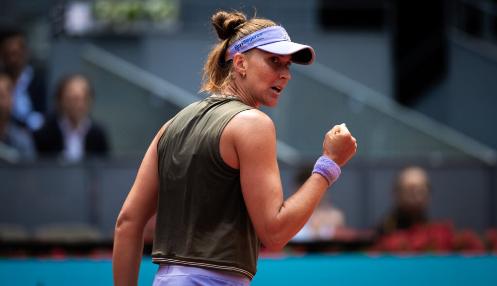 Beatriz Haddad Maia pumps her fist