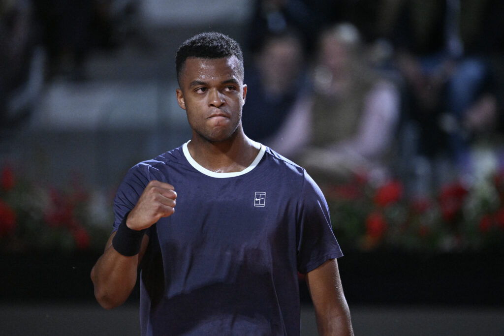 Giovanni Mpetshi Perricard celebrates in Rome