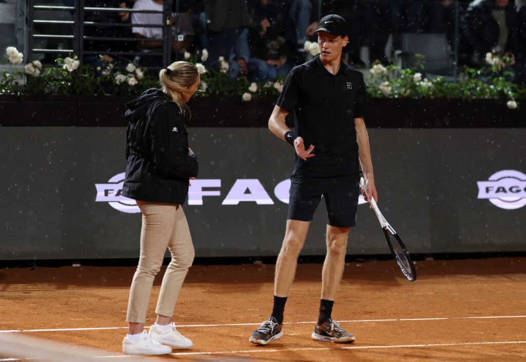 Jannik Sinner complains to the umpire during the Italian Open semi-finals