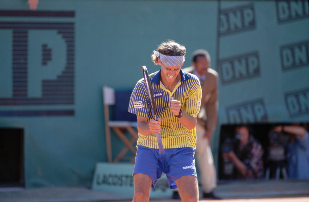 Brazilian Gustavo Kuerten at the 1997 French Open Championships played at Roland Garros Stadium. | Location: Auteuil, France.