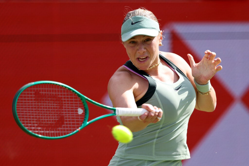Amanda Anisimova hits a forehand against Iva Jovic at Queen's.
