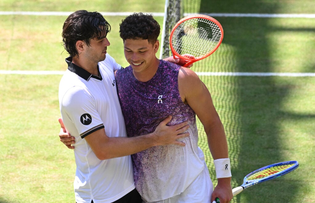 Taylor Fritz and Ben Shelton embrace after their Halle Open quarter-final match.