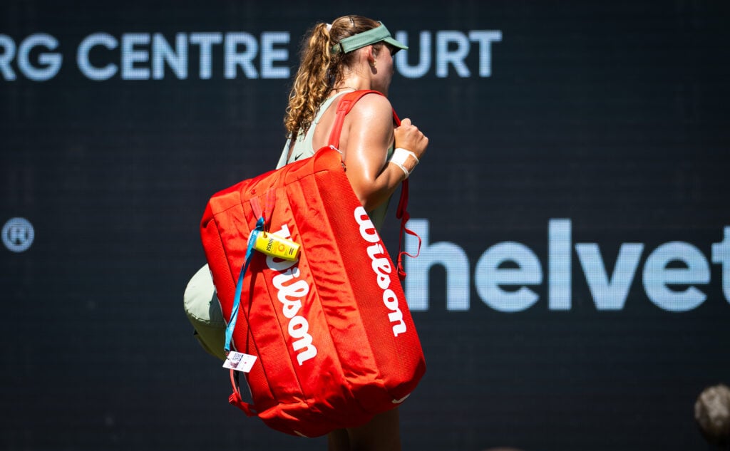 Mirra Andreeva leaves the court after losing her second-round match at the 2026 Bad Homburg Open.