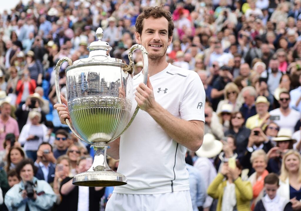 Andy Murray celebrates after winning Queen's in 2016.