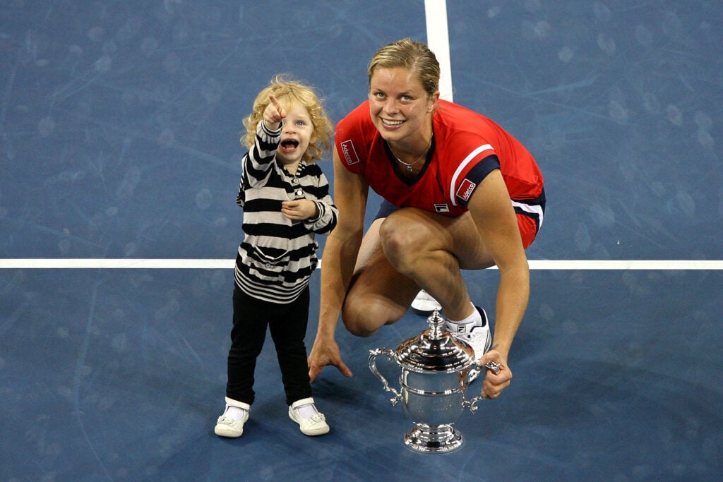 Kim Clijsters celebrates with her daughter after winning the 2009 US Open