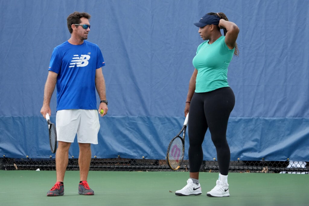 Eric Hechtman and Serena Williams on court ahead of the 2022 Cincinnati Open.