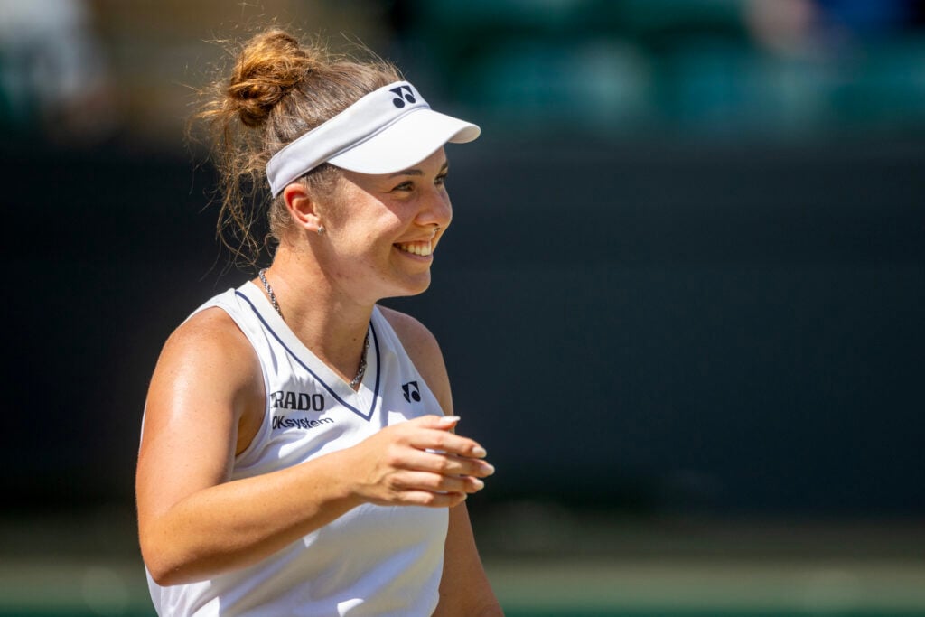 Linda Noskova celebrates reaching the 2026 Wimbledon semi-finals.